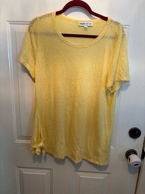 Meri Skye Yellow Short Sleeve Knot Tee